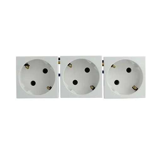 Tomada Tripla Schuko - 6 Módulos